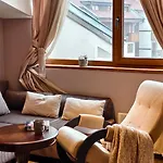 公寓 Cozy Stylish 2-bedroom Near Road, 5min To Gondola & Bars *
