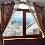 Cozy Stylish 2-bedroom Near Road, 5min To Gondola & Bars 公寓 班斯科