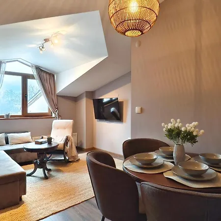 Cozy Stylish 2-bedroom Near Road, 5min To Gondola & Bars