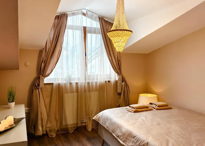 Apartment Cozy Stylish 2-bedroom Near Road, 5min To Gondola & Bars